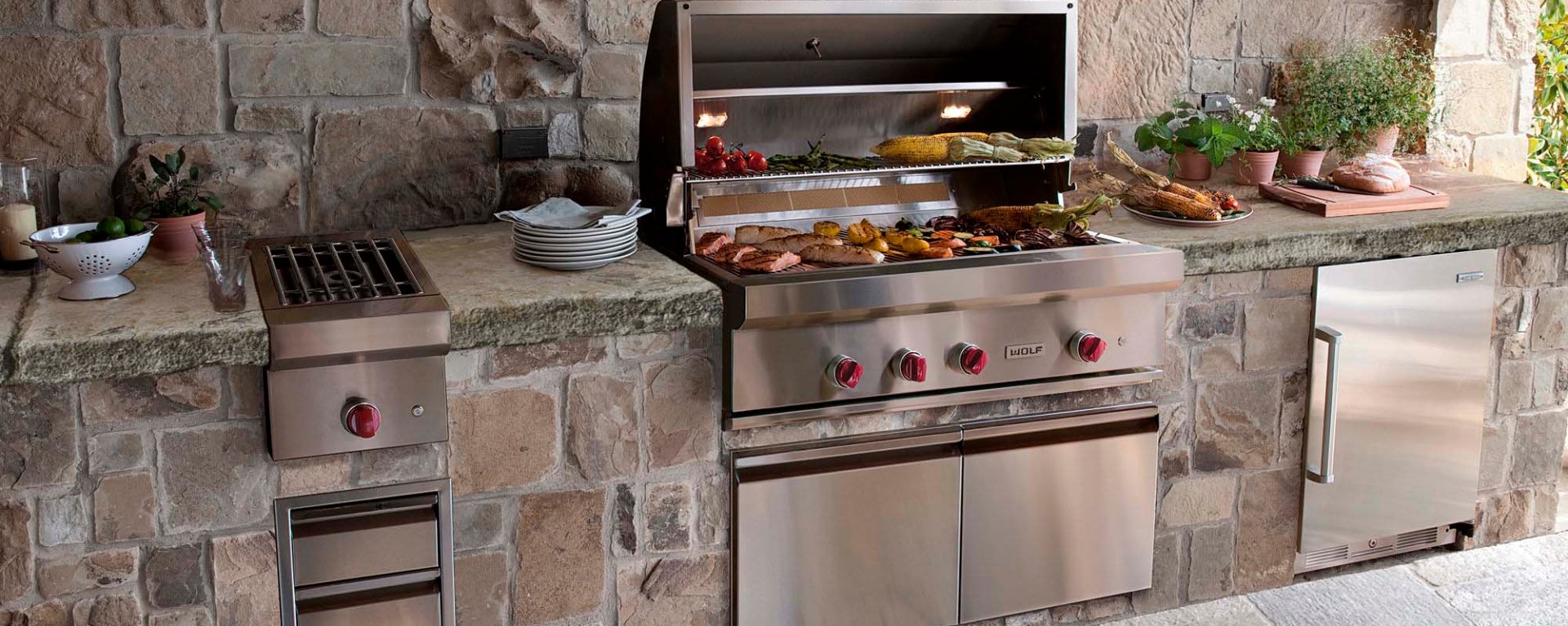 Toronto CA BC UK Vancouver Canada modern neolithic outdoor kitchen barbecue landscape design home decor