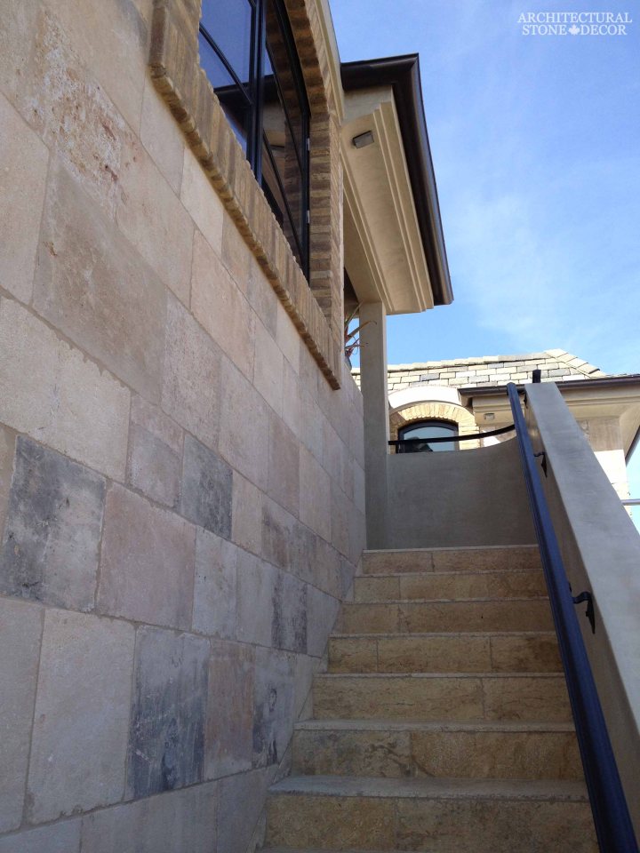 cottage style home exterior reclaimed limestone 'Barre Montpelier' wall cladding veneer canada ca