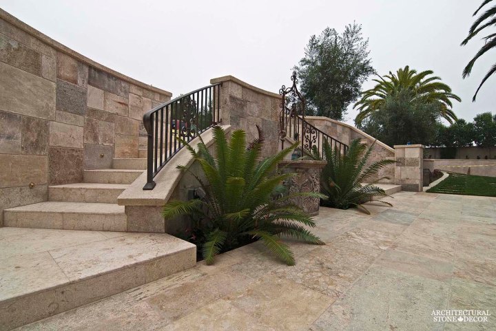 ancient reclaimed rustic old world natural stone limestone planks Barre Blonde exterior outdoor stairsteps stairway staircase canada ca